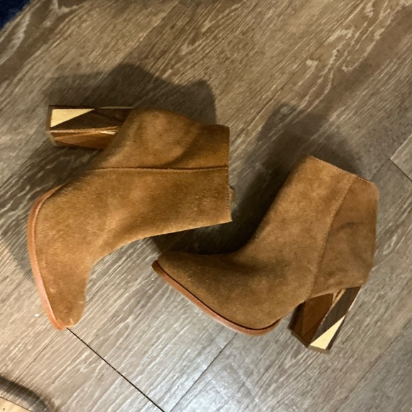 Matisse Shoes - Matisse Suede Booties 7 1/2